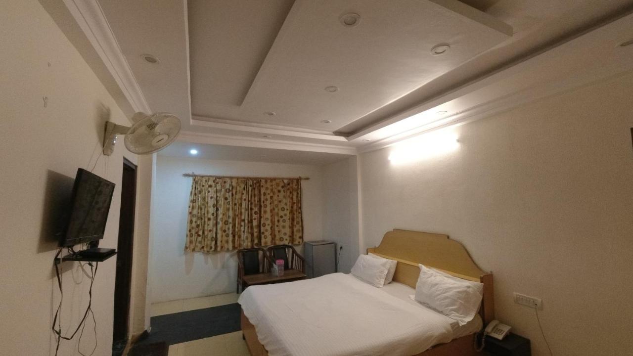 Shingar Hotel Mussoorie Mallroad Buitenkant foto